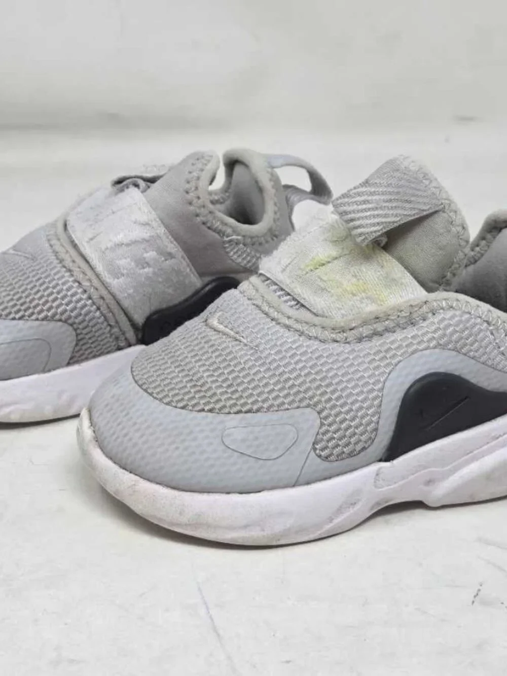 Toddler boy 5 Nike play condition slip on sneakers 5C